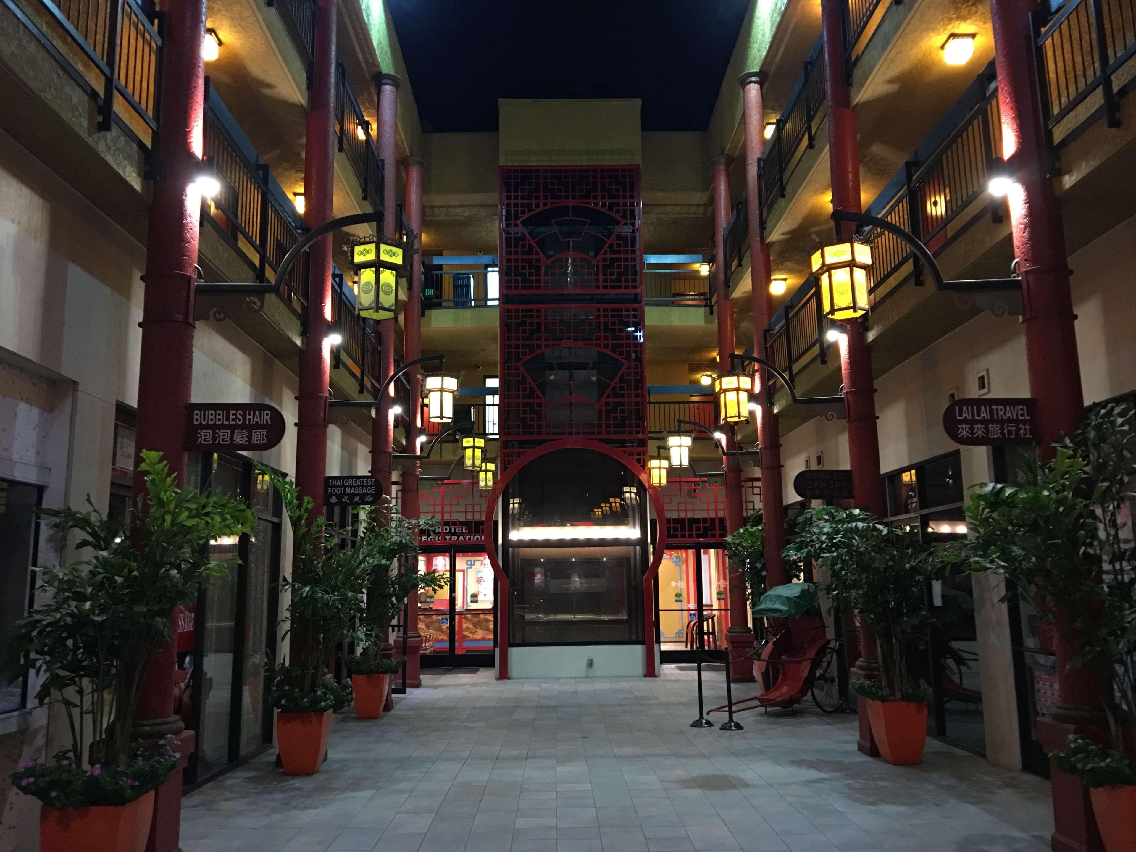 Best Western Plus Dragon Gate Inn Los Angeles Exterior photo